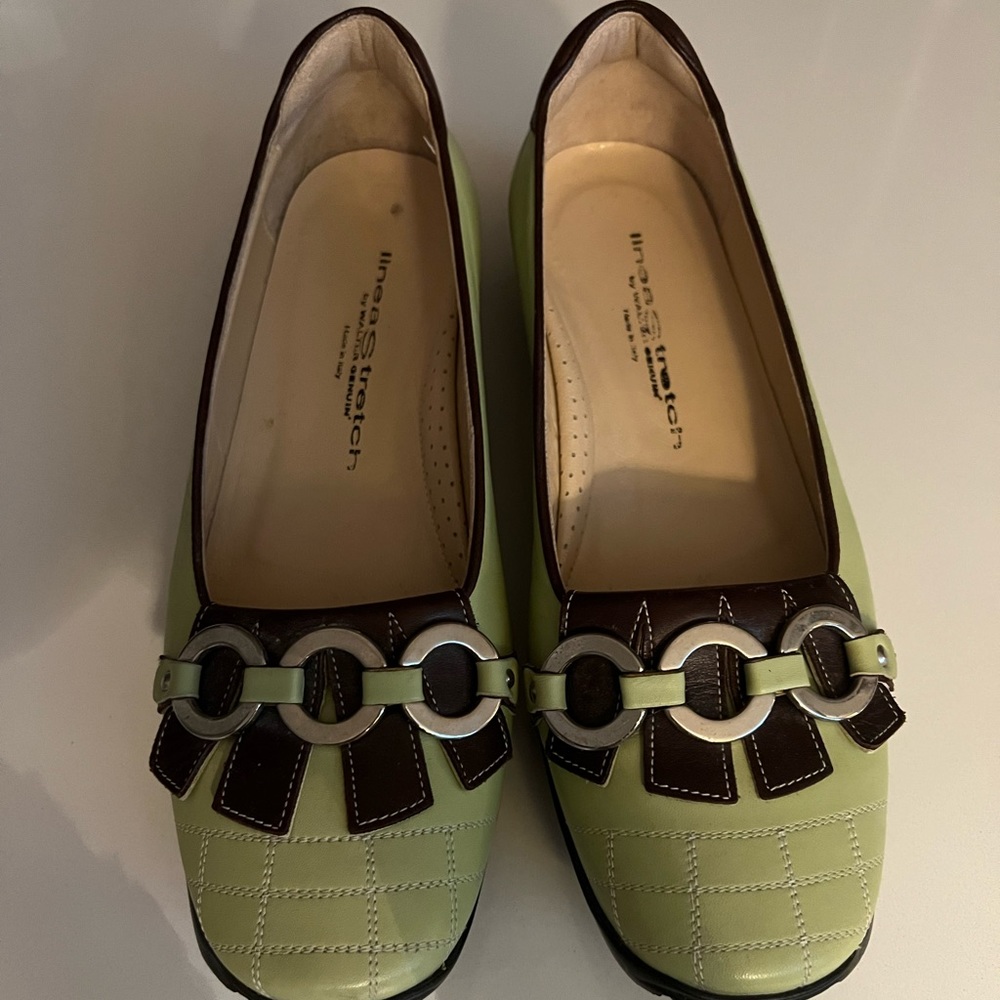 Shoes size 8 women’s very comfortable for walking
